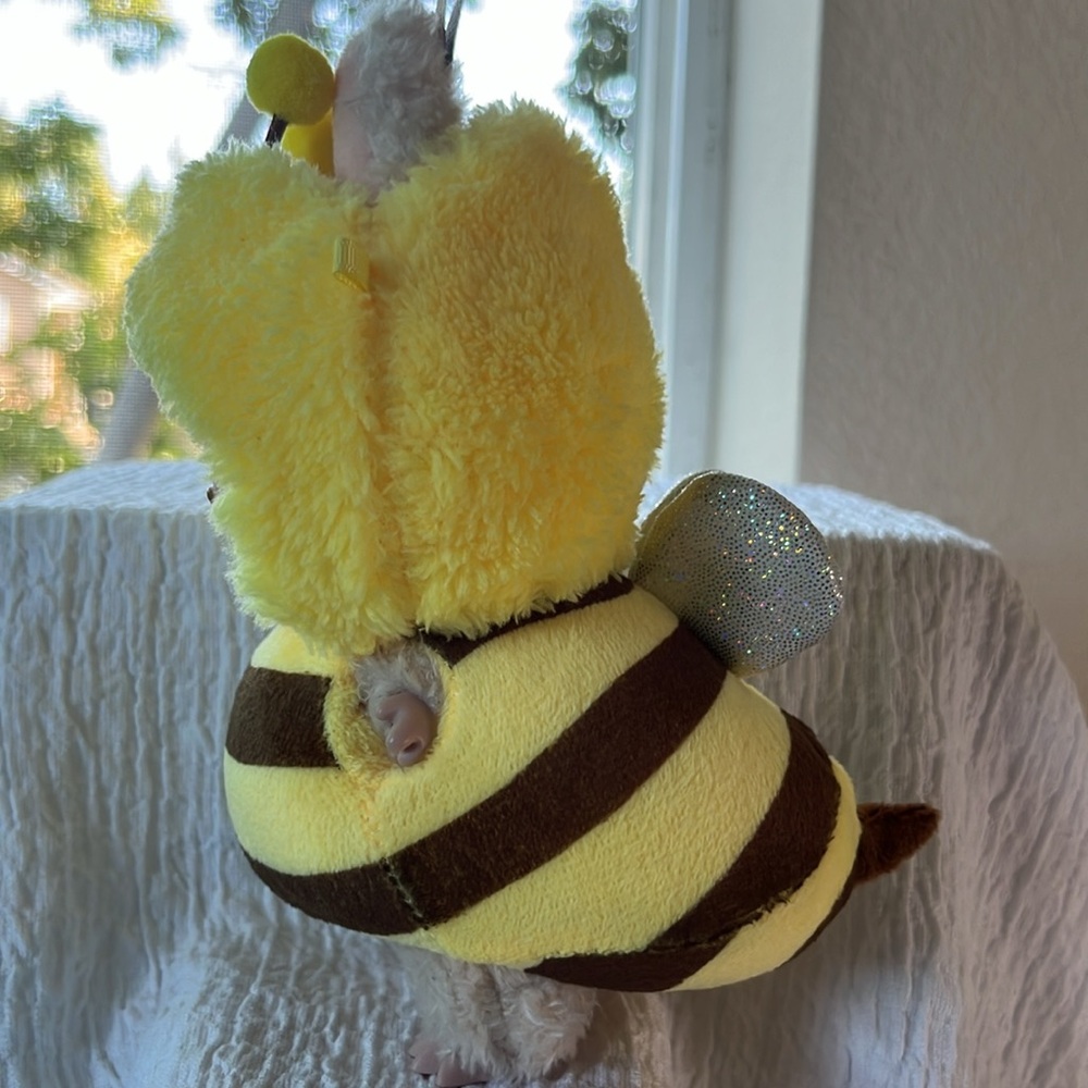 Yellow bumblebee 🐝 two piece set. - Picture 3 of 5